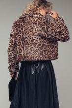 Load image into Gallery viewer, Leopard Faux Fur Jacket