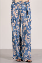 Load image into Gallery viewer, Kaia Pants
