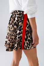Load image into Gallery viewer, Leopard Short With Side Stripe
