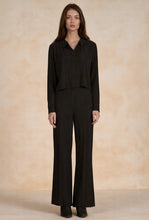 Load image into Gallery viewer, Elan V-Neck Collared Top

