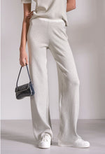 Load image into Gallery viewer, Elan Catie Pants
