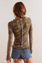 Load image into Gallery viewer, Free People Clover Printed Thermal
