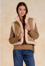 Load image into Gallery viewer, Elan Reversible Vest
