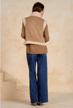 Load image into Gallery viewer, Elan Reversible Vest
