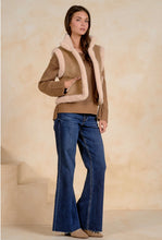 Load image into Gallery viewer, Elan Reversible Vest
