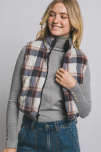 Load image into Gallery viewer, Black Reversible Puffer Vest
