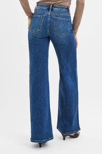 Risen Mid Rise Jeans With Front Patch Pockets