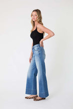 Load image into Gallery viewer, Level 99 Annabelle Jeans
