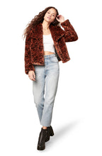 Load image into Gallery viewer, BB Dakota Leopard Queen Jacket
